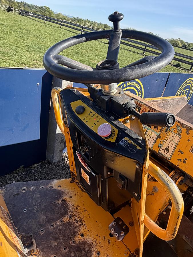 Used 2013 THWAITES 1 tonne