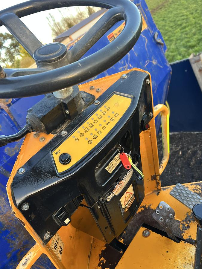 Used 2016 THWAITES 9 tonne dumper