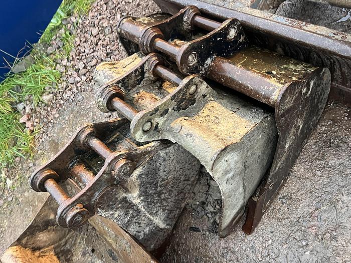 Used 2017 TAKEUCHI TB230