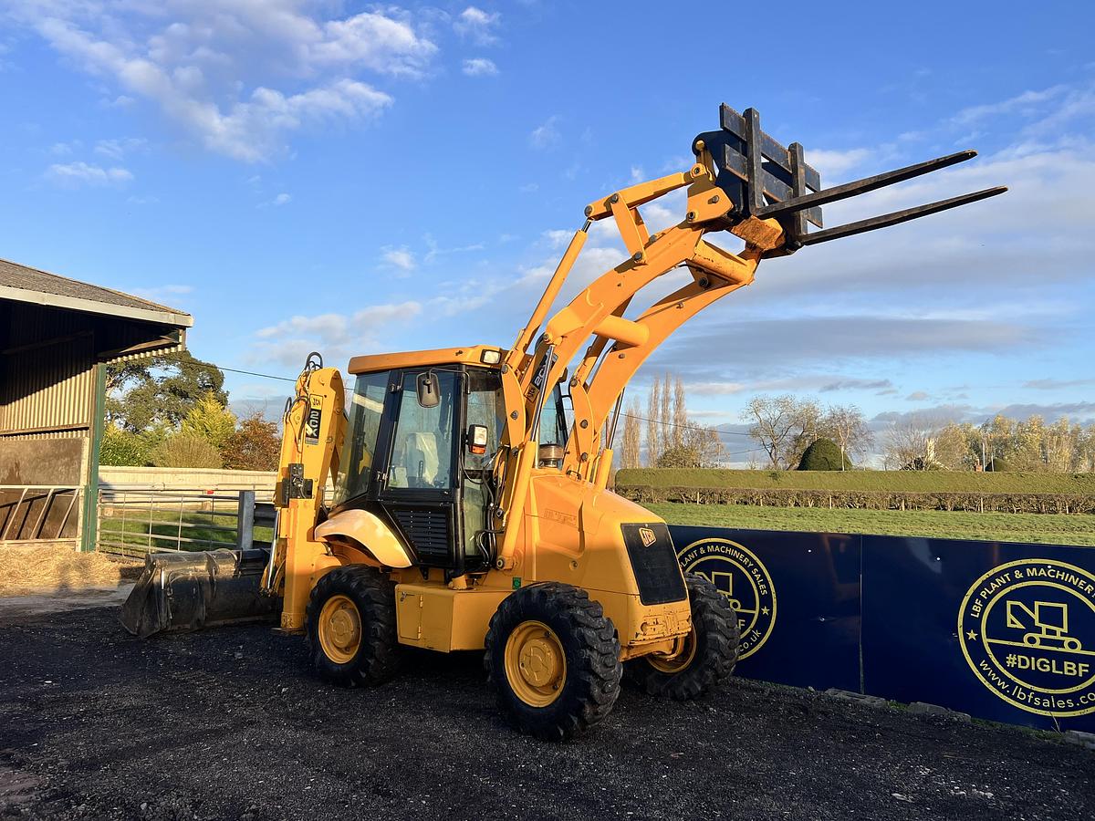 Used 2004 JCB 2CX STREET MASTER