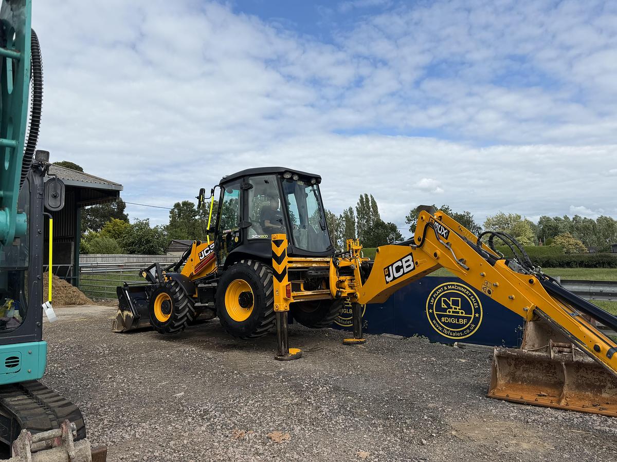 Used 2021 JCB 3CX SITE MASTER PRO