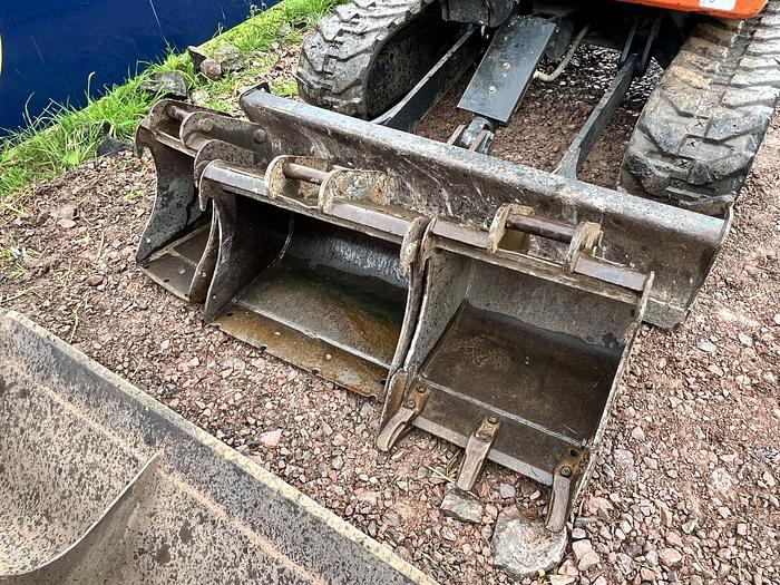 Used 2017 Hitachi ZX26U-5A