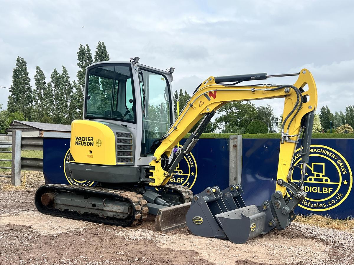 Used 2022 WACKER NEUSON EZ26