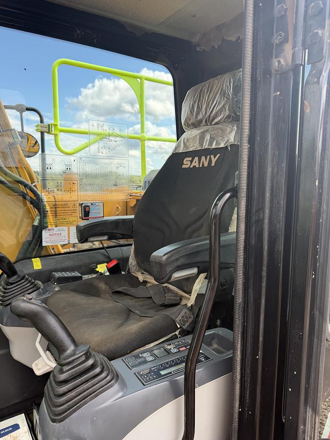 Used 2023 SANY SY135C