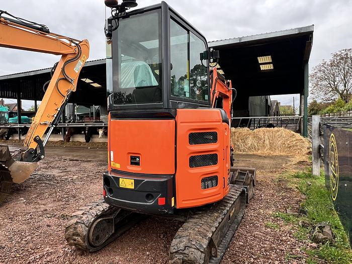 Used 2017 Hitachi ZX26U-5A