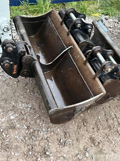 Used 2020 TAKEUCHI TB216