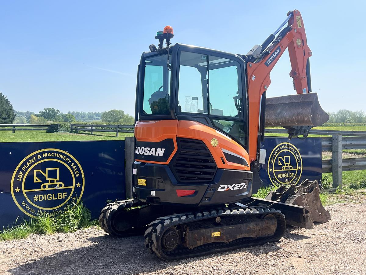 Used 2020 DOOSAN DX27Z