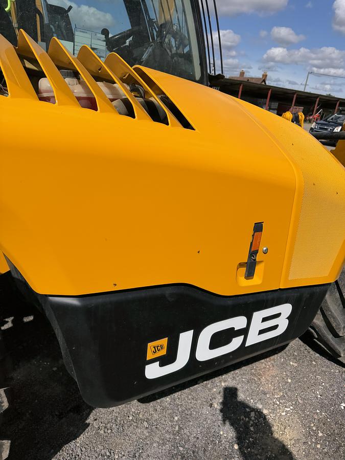 Used 2022 JCB 540-140
