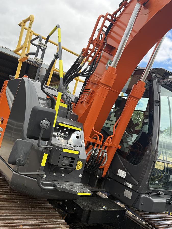 Used 2023 HITACHI ZAXIS ZX135USBL-7