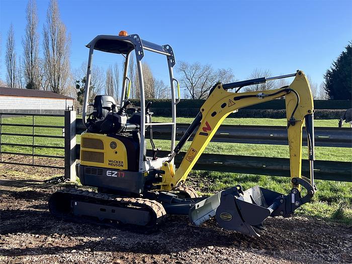 Used 2019 WACKER NEUSON EZ17
