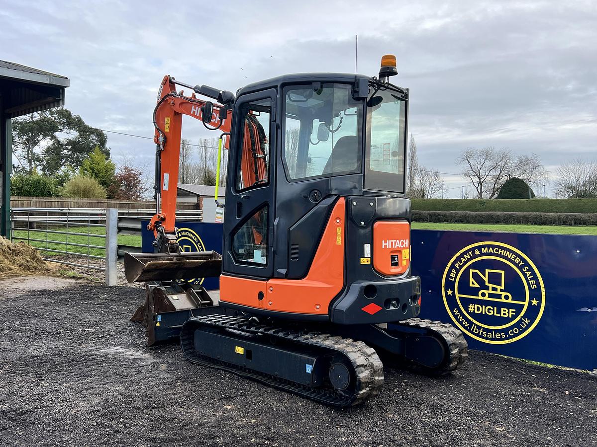 Used 2017 HITACHI ZX33U