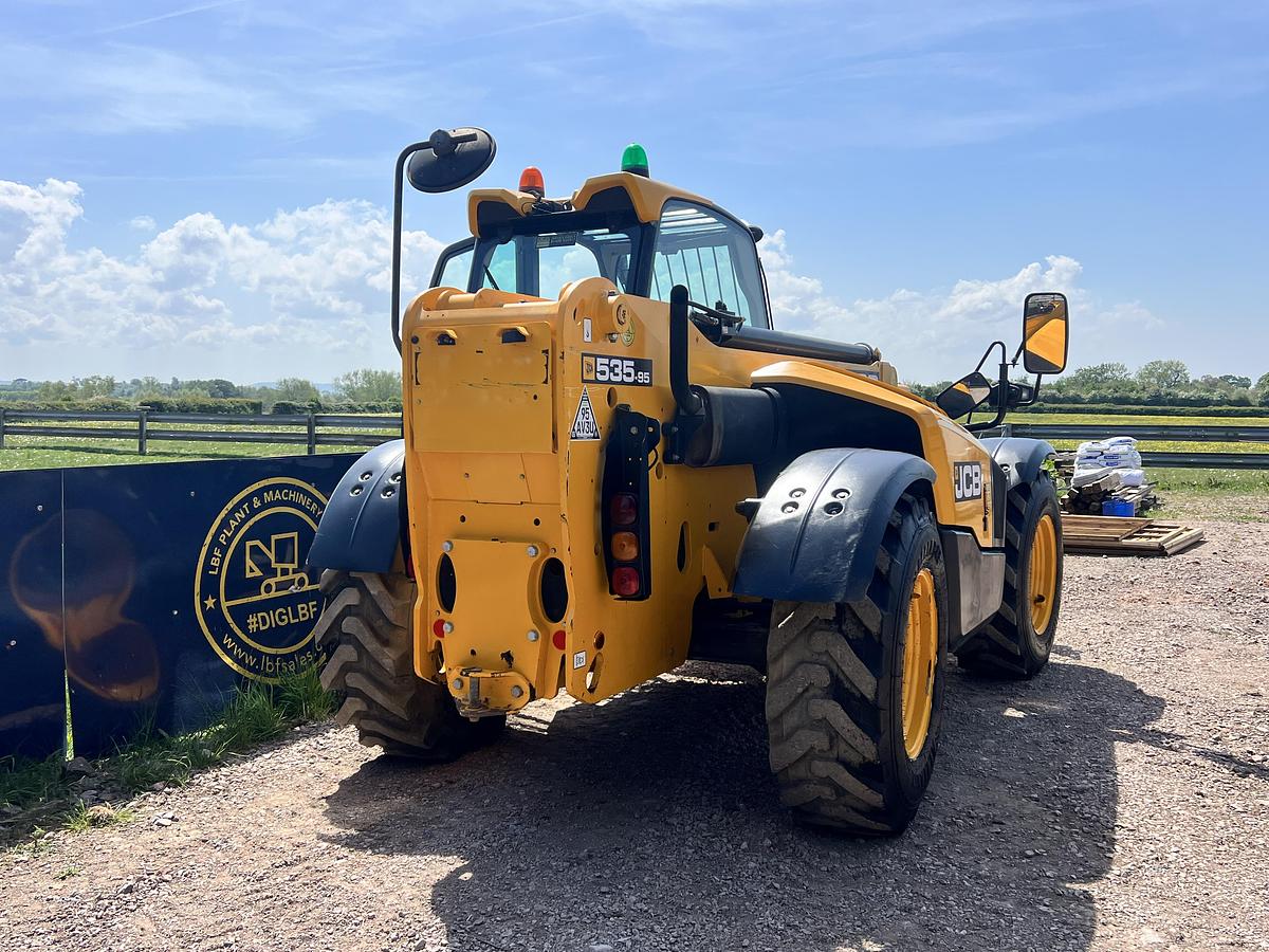 Used 2019 JCB 535-95