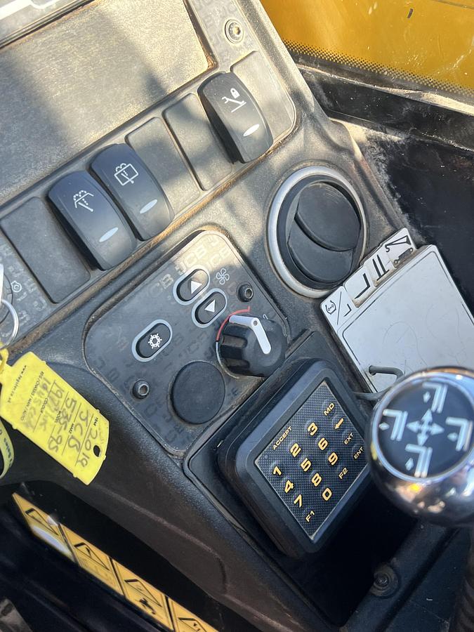 Used 2021 JCB 540-140