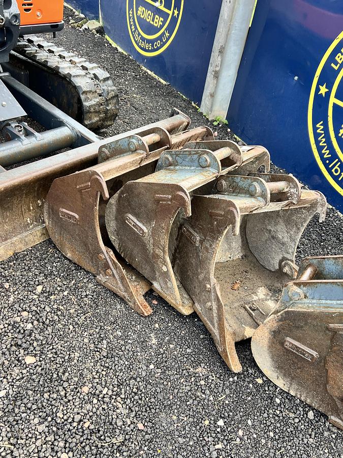 Used 2017 HITACHI ZX33U