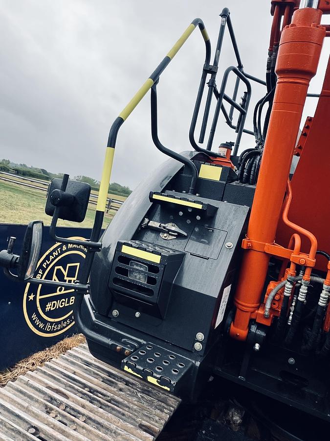 Used 2021 HITACHI ZAXIS ZX135USBL-6