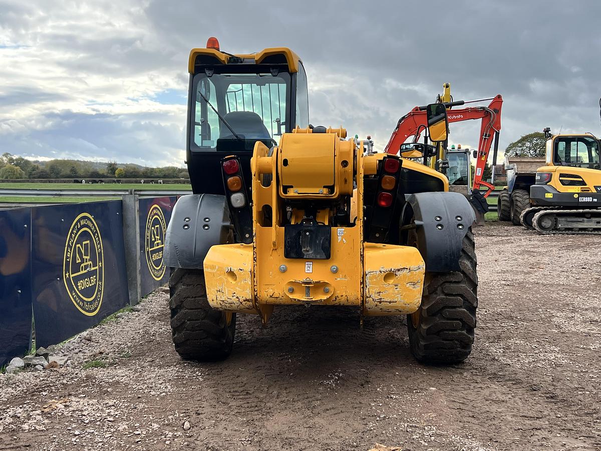 Used 2021 JCB 540-140
