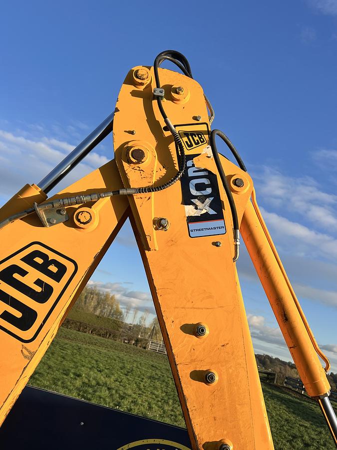 Used 2004 JCB 2CX STREET MASTER
