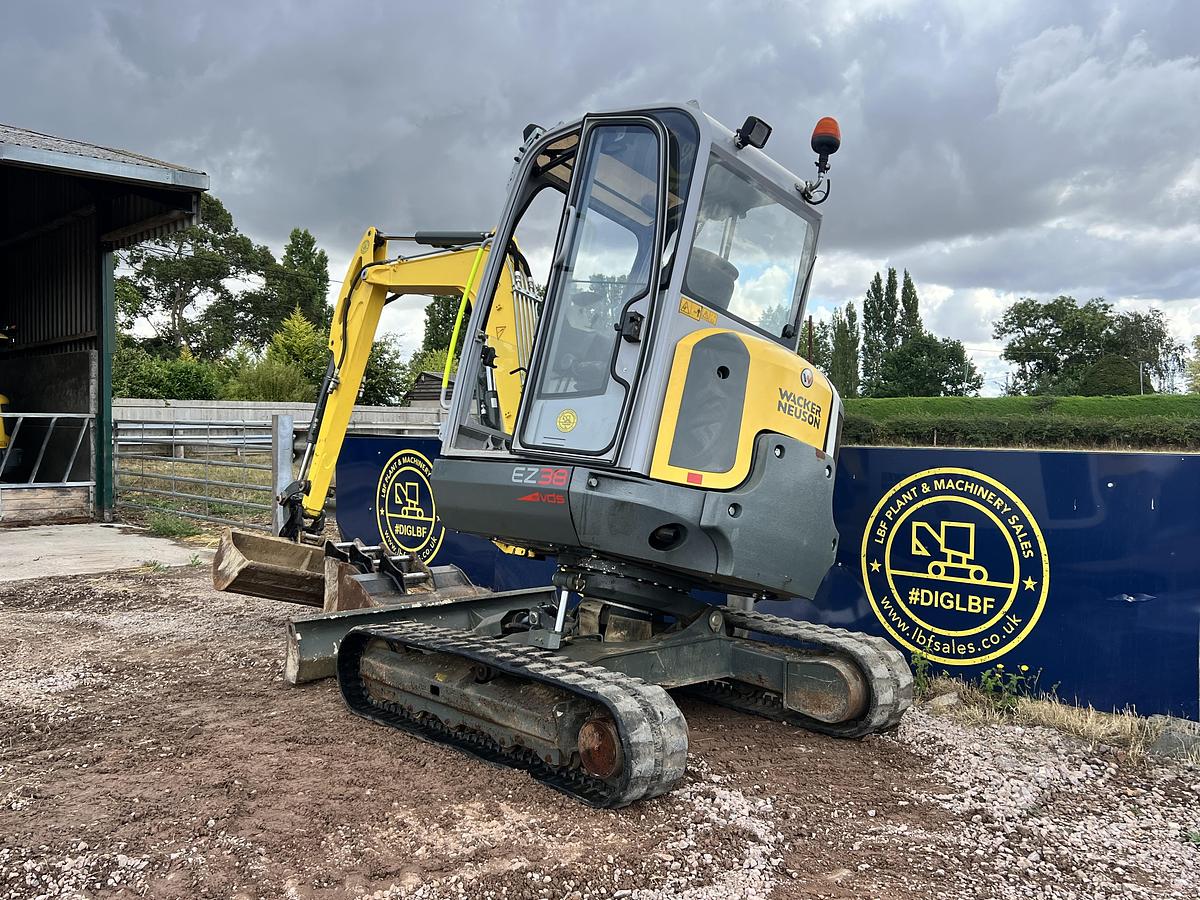 Used 2015 WACKER NEUSON EZ38 VDS