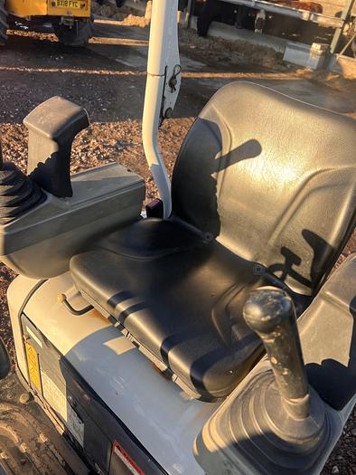 Used 2018 TAKEUCHI TB210R