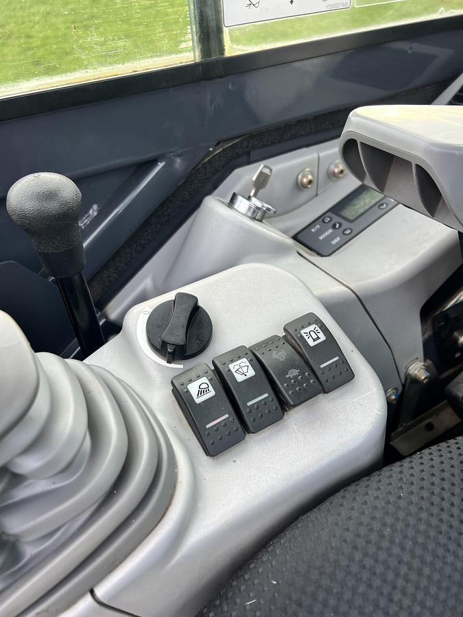 Used 2017 HITACHI ZX33U