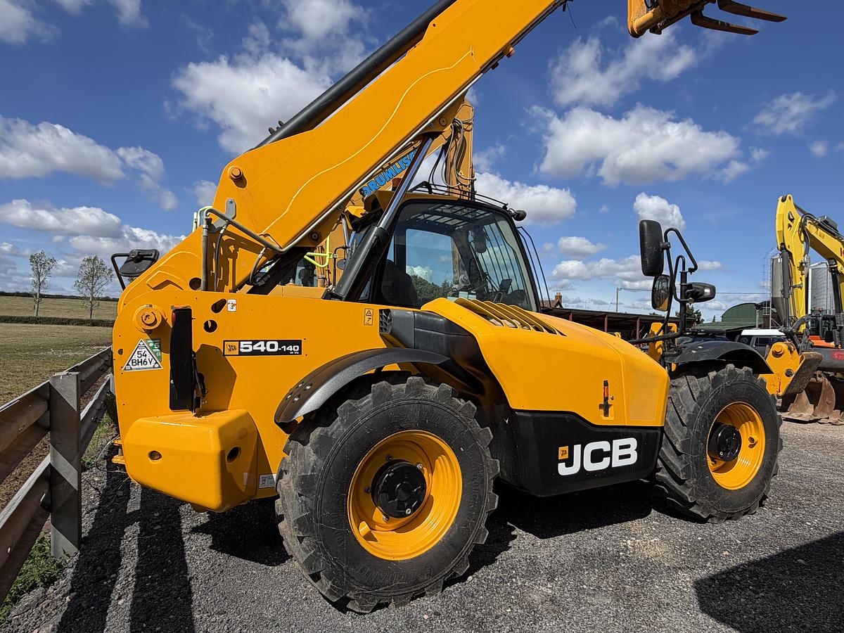 Used 2022 JCB 540-140