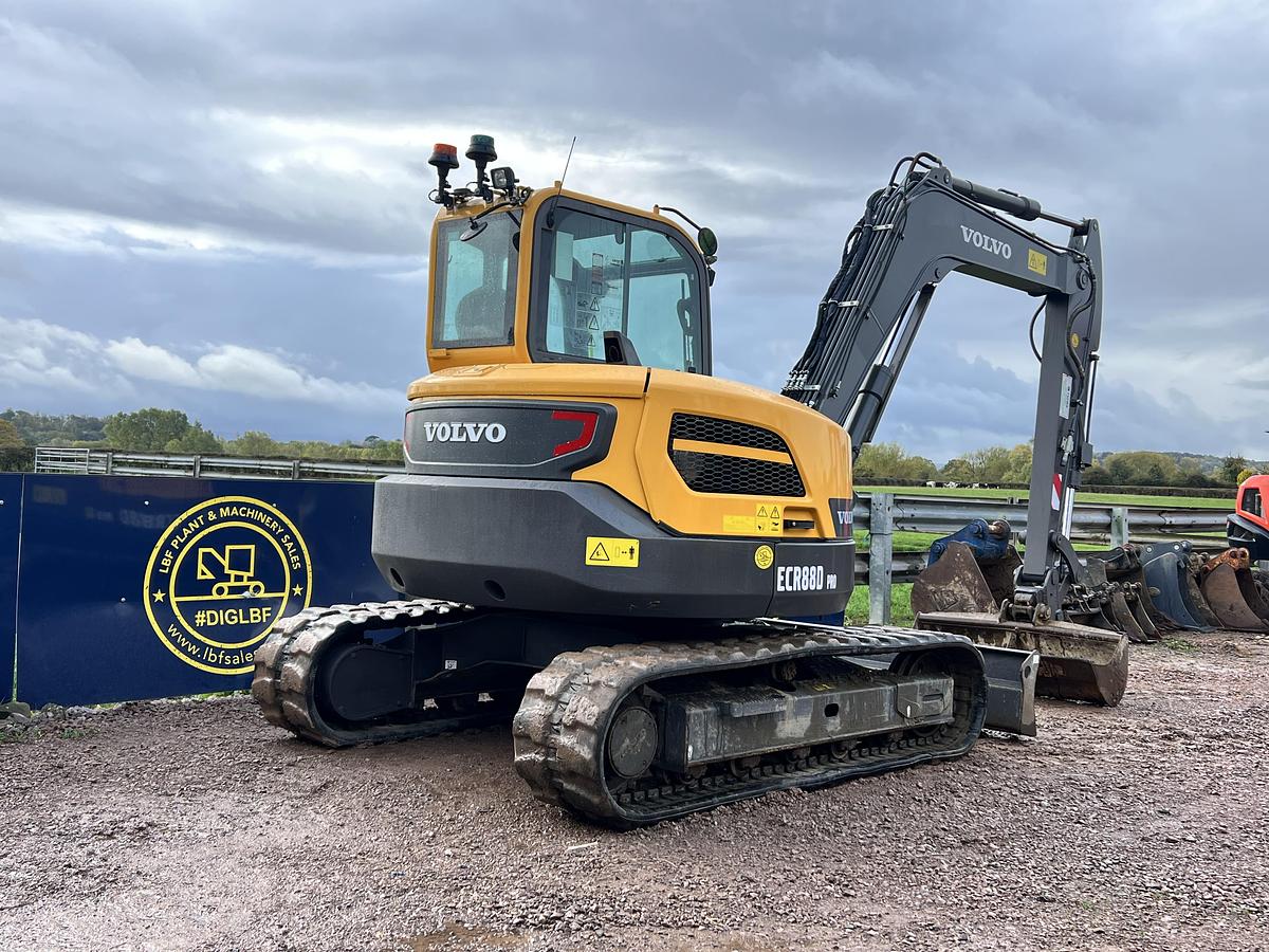 Used 2020 VOLVO ECR88D PRO