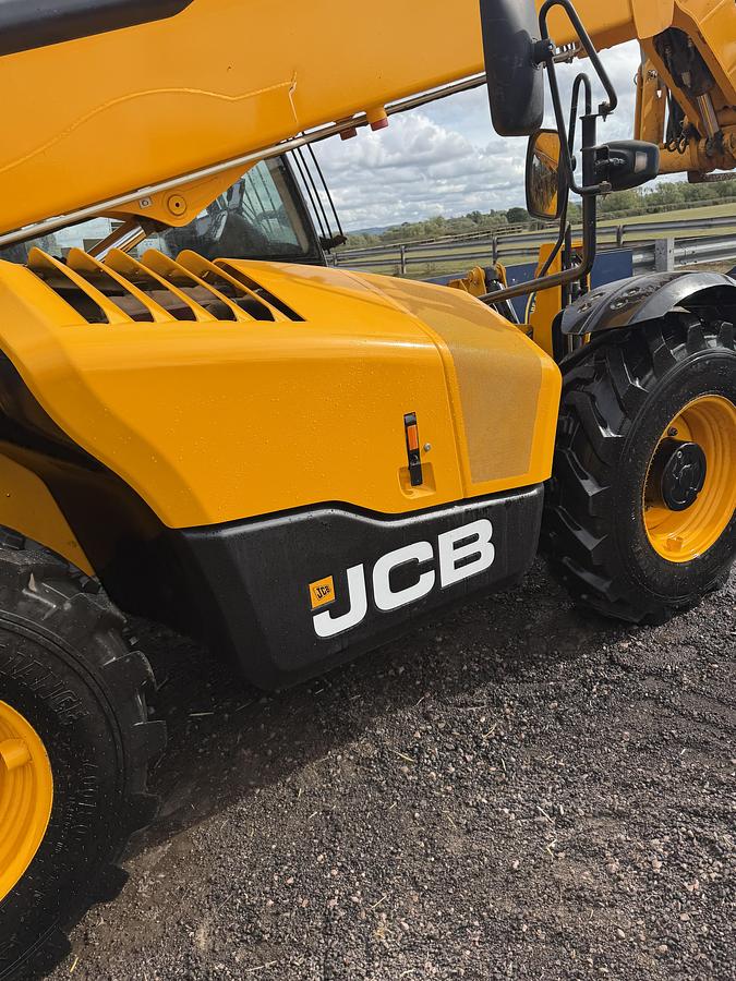 Used 2022 JCB 540-140