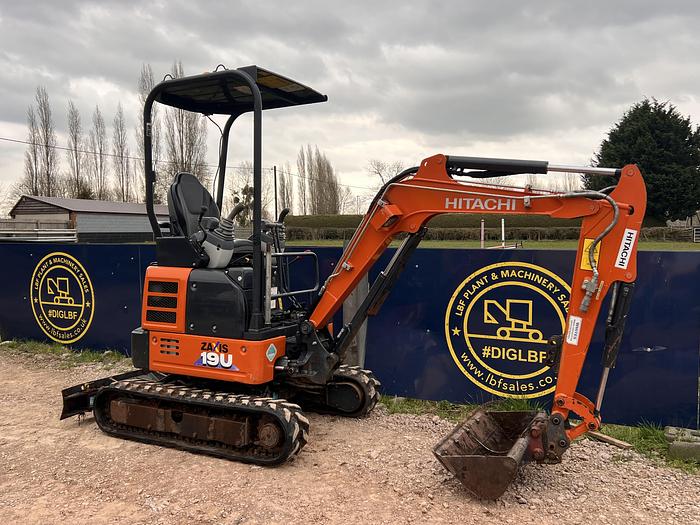 Used 2020 HITACHI ZX19U