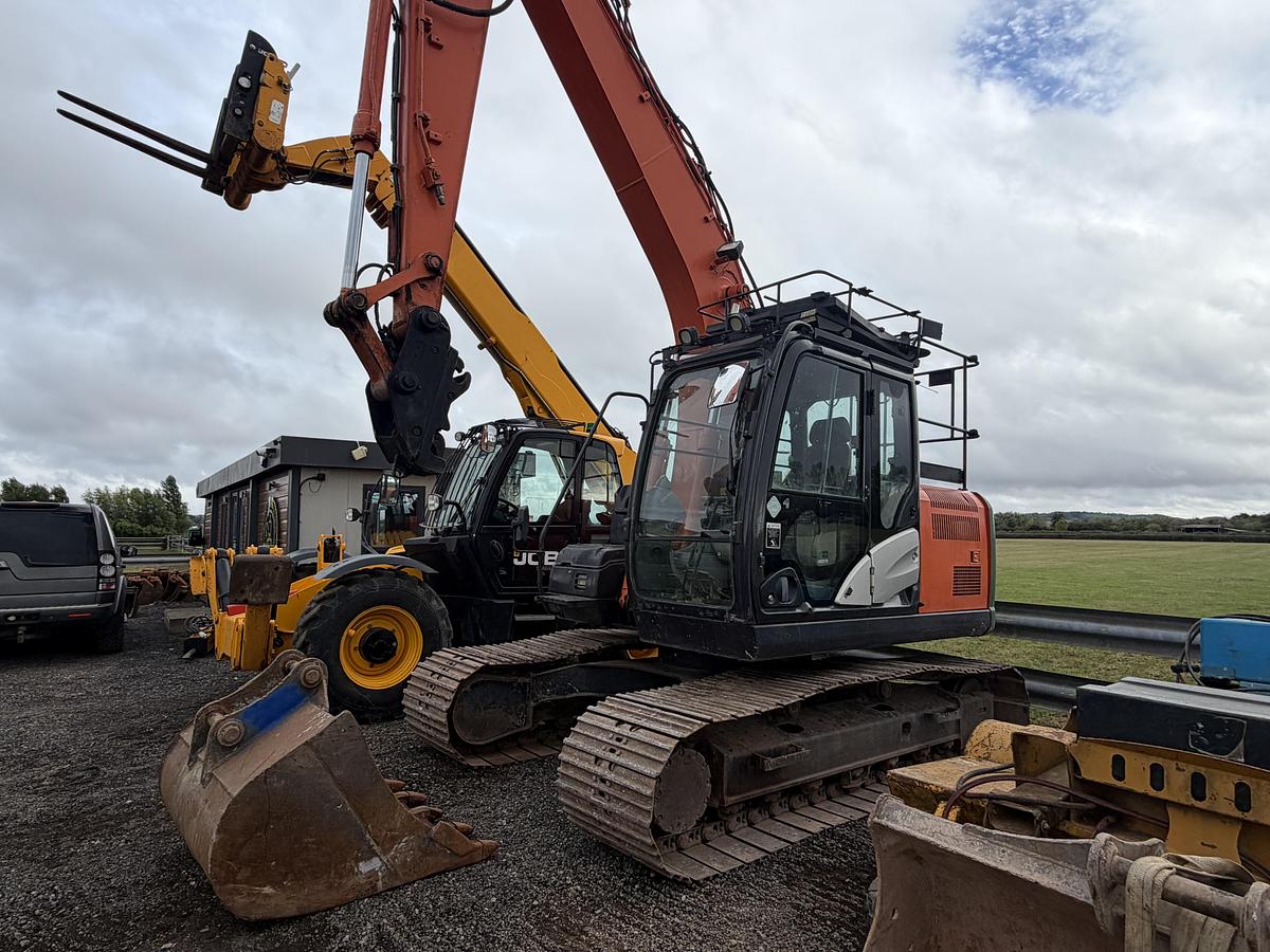 Used 2015 HITACHI ZAXIS ZX130 LCN-5