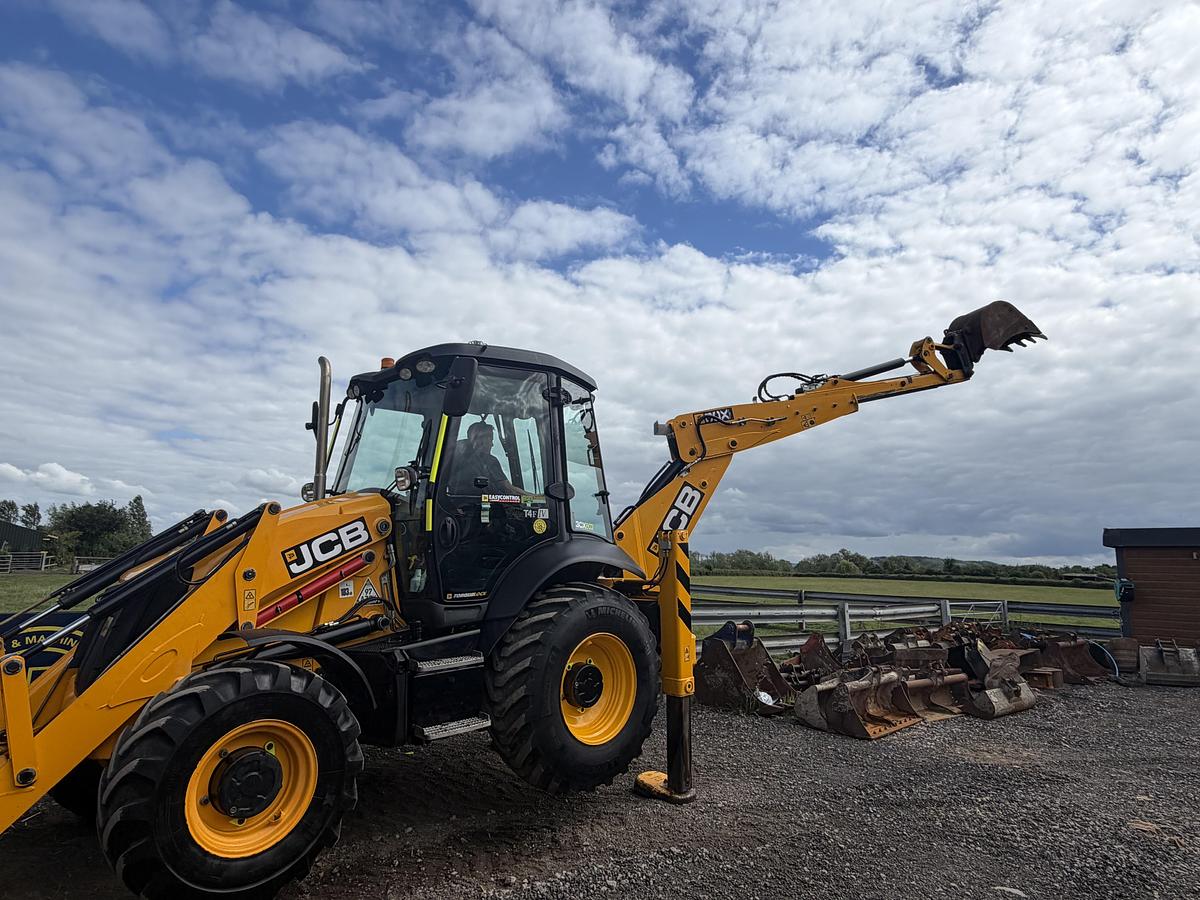 Used 2021 JCB 3CX SITE MASTER PRO