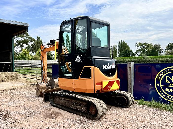 Used 2017 HANIX H27DR