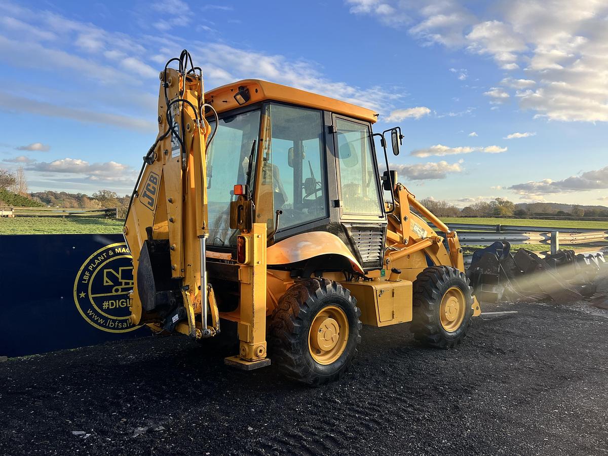 Used 2004 JCB 2CX STREET MASTER