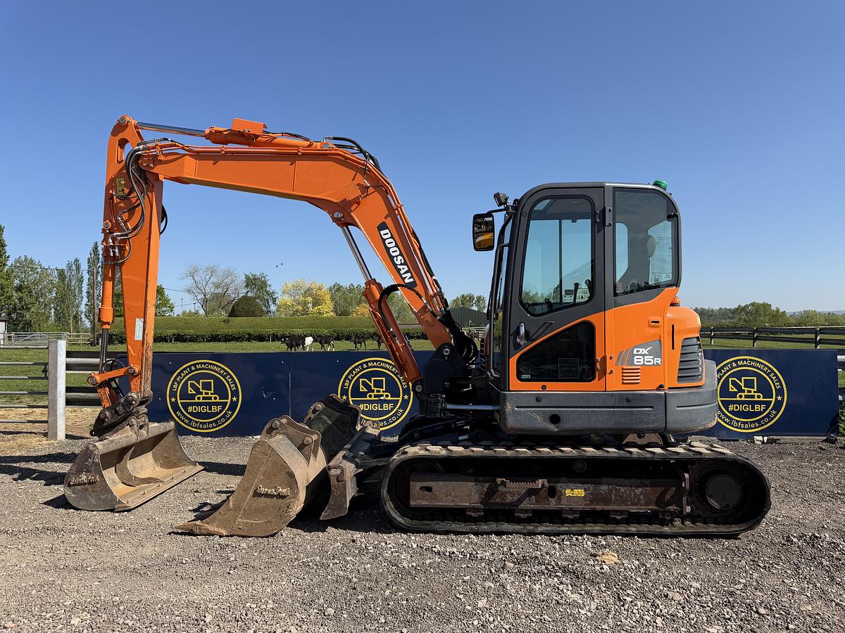 Used 2022 DOOSAN DX85R