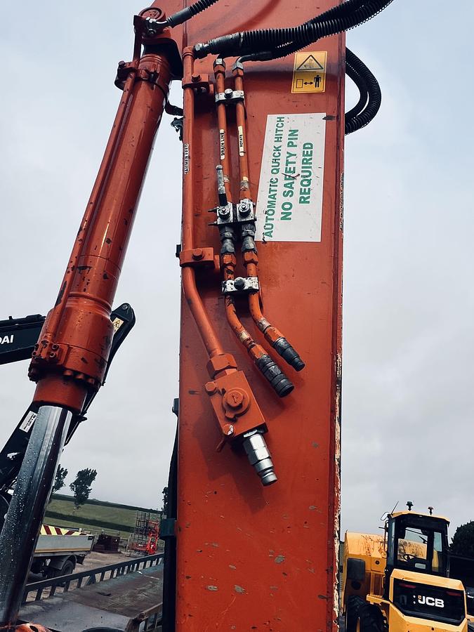 Used 2021 HITACHI ZAXIS ZX135USBL-6