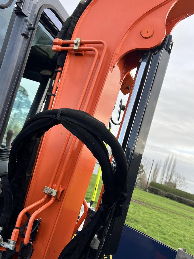 Used 2017 HITACHI ZX33U