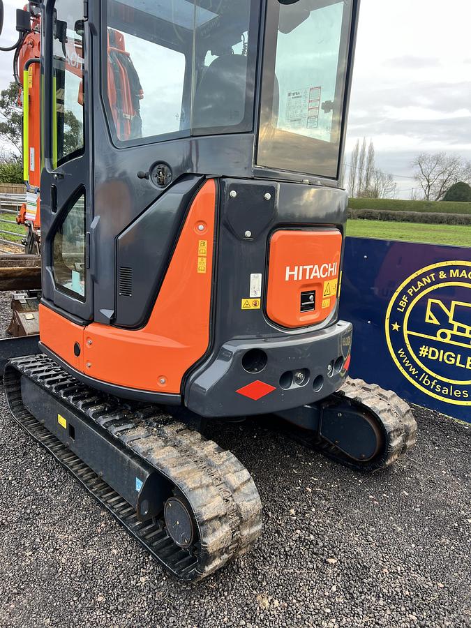 Used 2017 HITACHI ZX33U