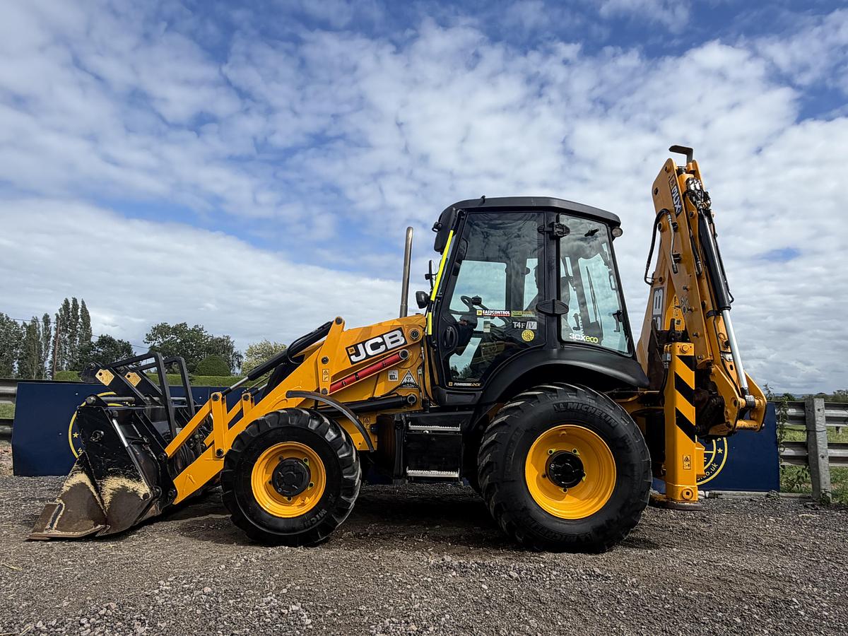 Used 2021 JCB 3CX SITE MASTER PRO
