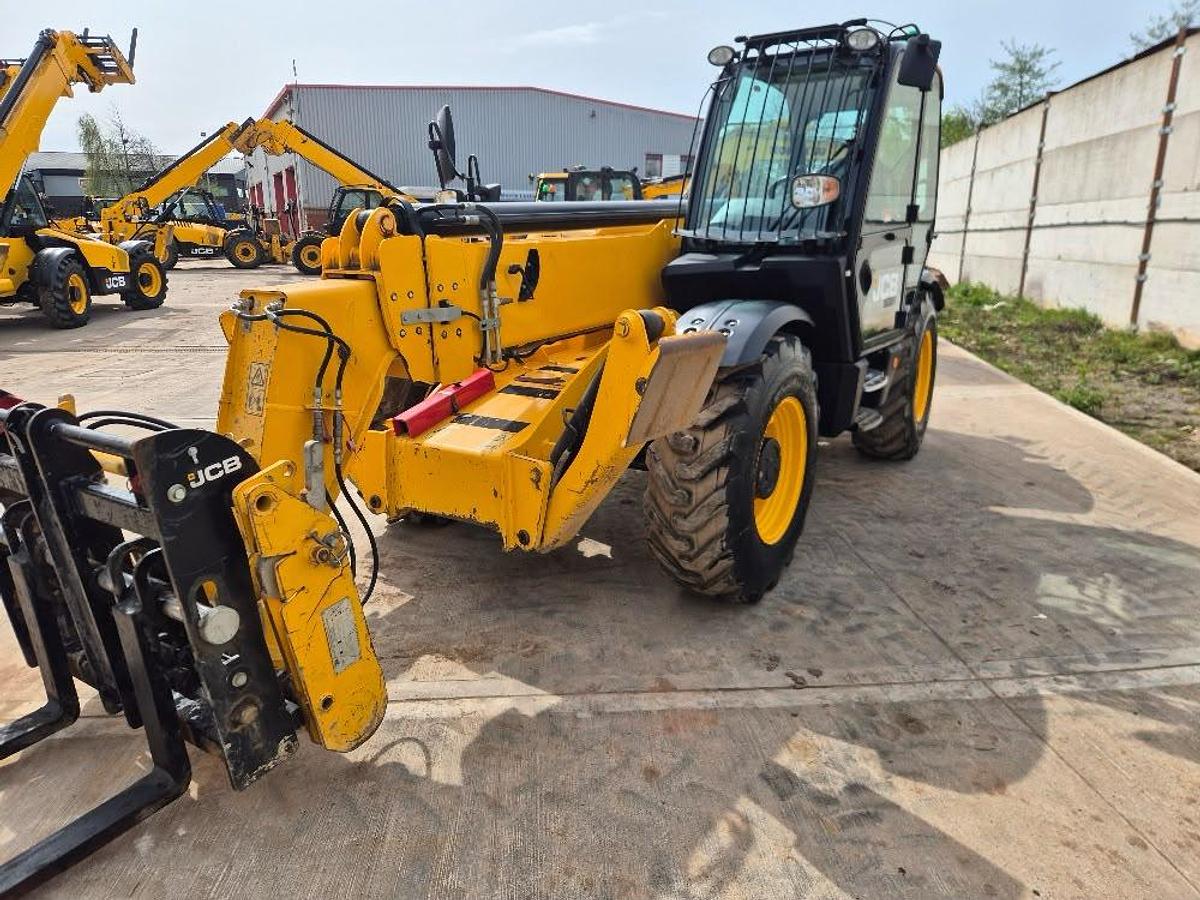 Used 2022 JCB 540-140