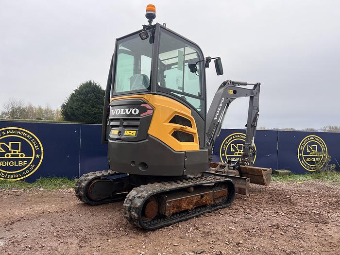 Used 2018 VOLVO ECR25D