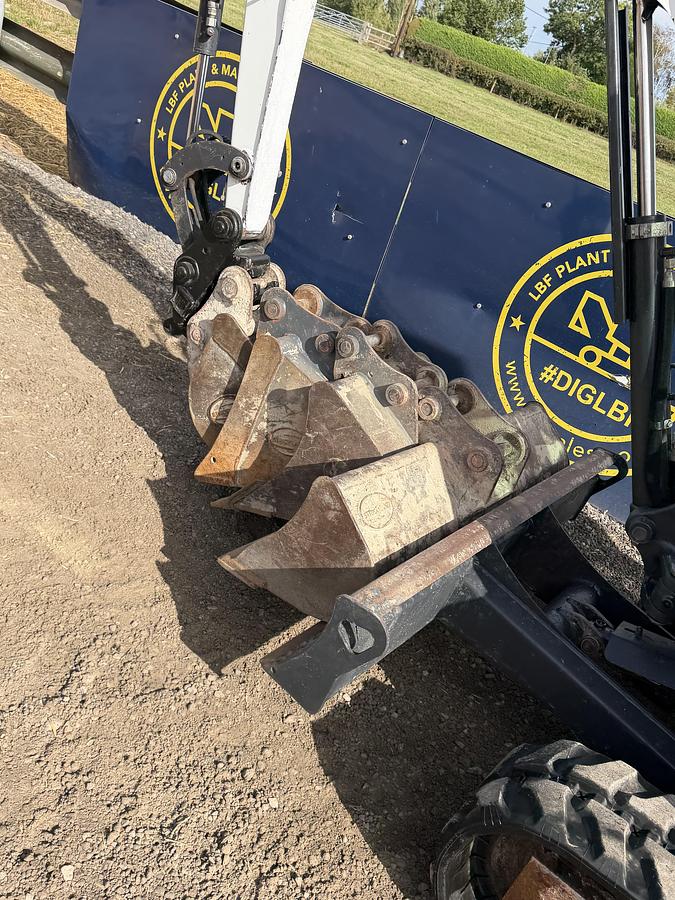 Used 2022 Bobcat E27Z