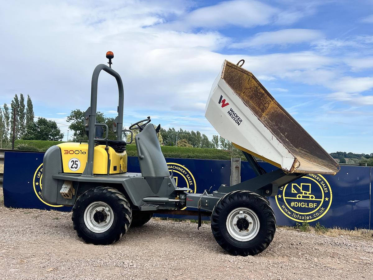 Used 2015 WACKER NEUSON 3001s