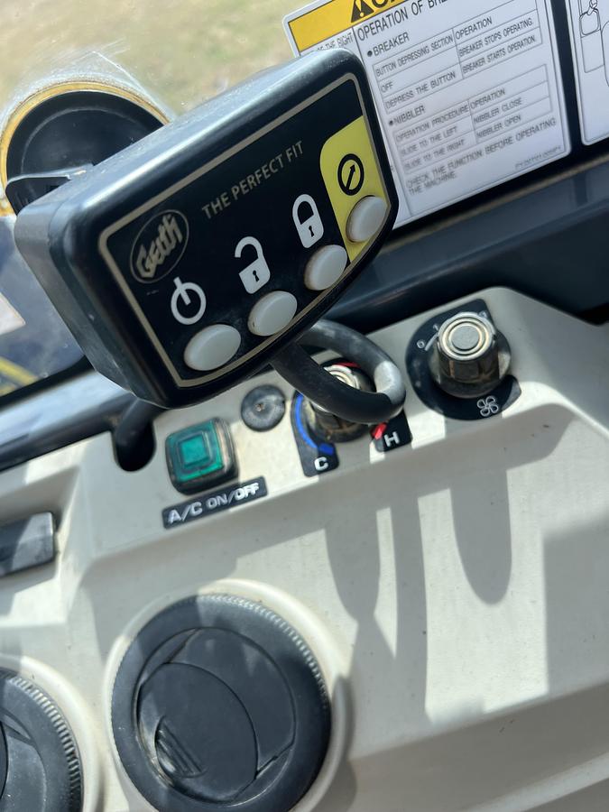 Used 2016 KOBELCO SK28SR-6E