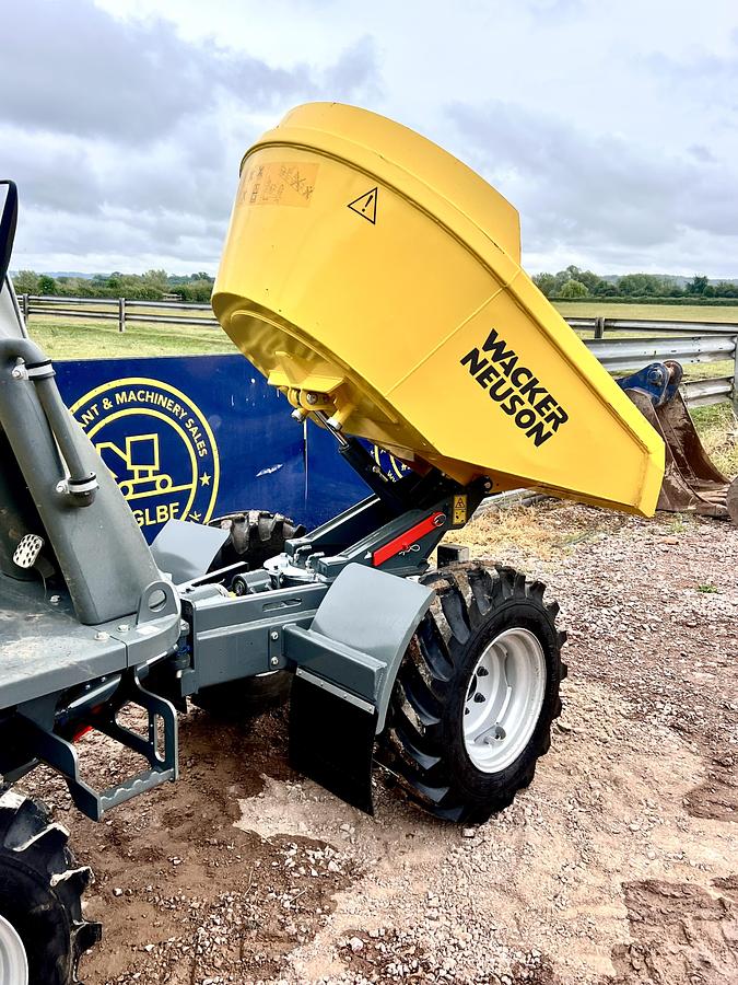 Used 2017 WACKER NEUSON 1501s