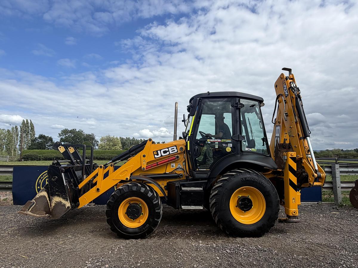 Used 2021 JCB 3CX SITE MASTER PRO