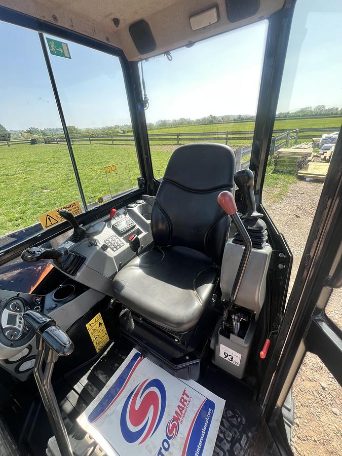 Used 2020 DOOSAN DX27Z