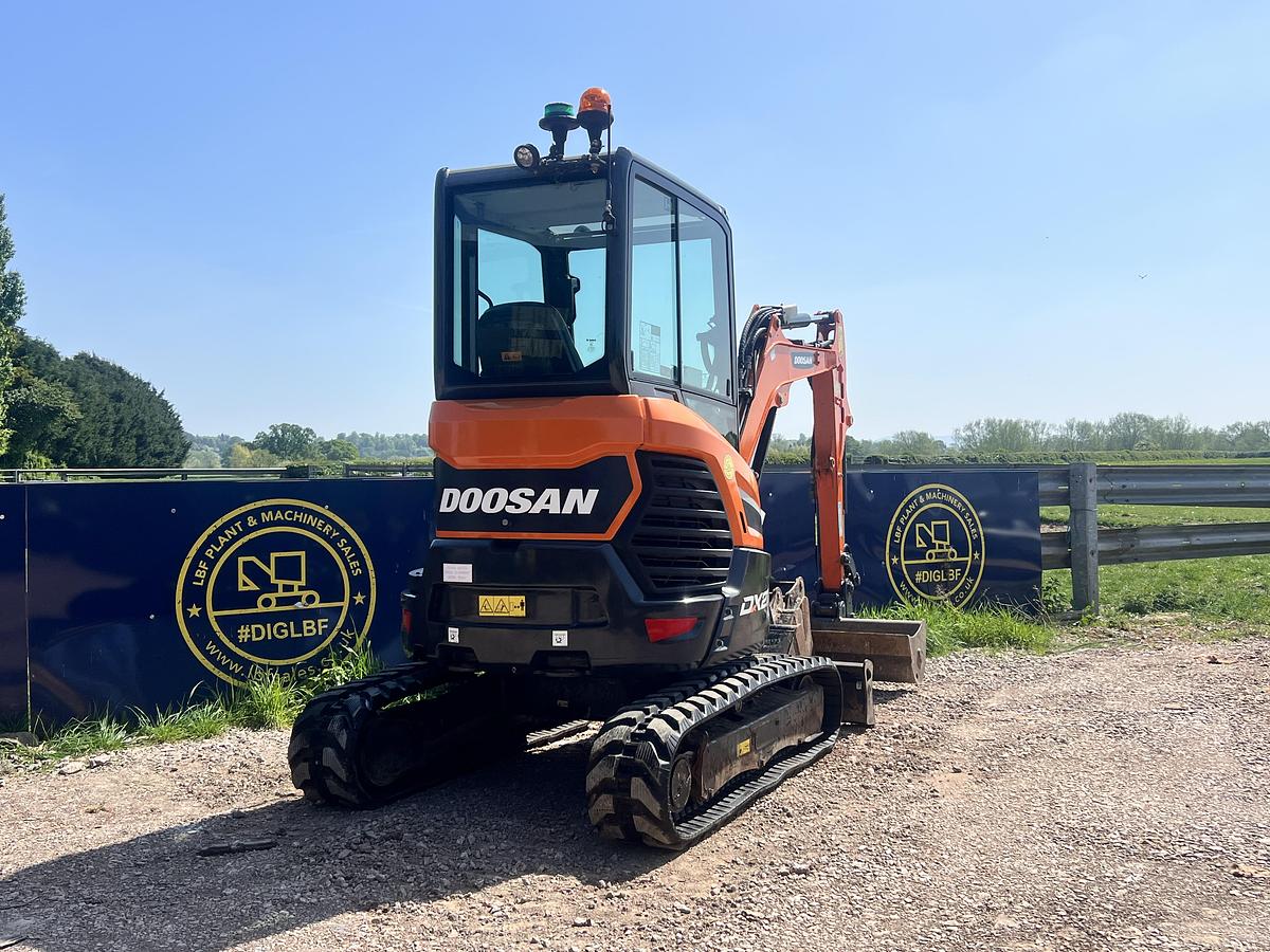 Used 2020 DOOSAN DX27Z
