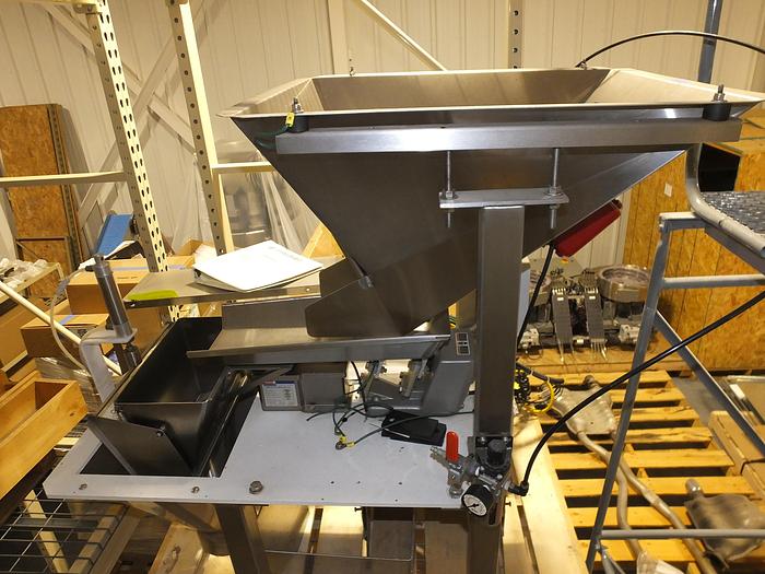 Used WEIGH RIGHT SINGLE HEAD SCALE - MODEL PMB-1E