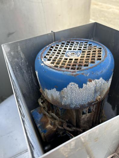 Used 500 Litre Mixing Tank with Steam Heating Coil