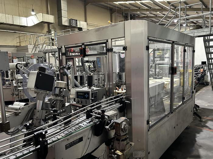 Used PET & Glass Bottling Line (18,000 BPH)