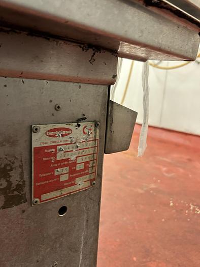 Used 6 Head ROPPE Capper